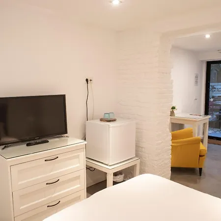 Abcyou Bed and Breakfast 3*